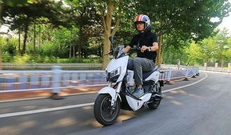 电动自行车新规今起实施 严查风暴下的出行警示